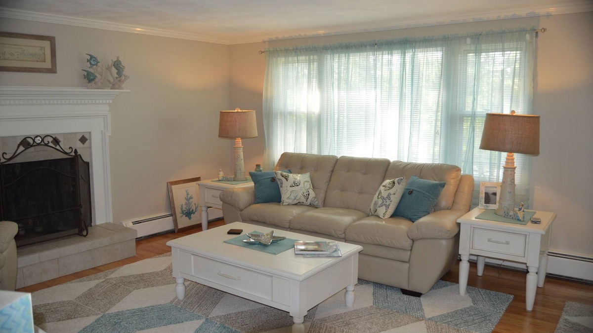 East Falmouth House | Relax In Quiet Surroundings With Beach & Golf Nearby