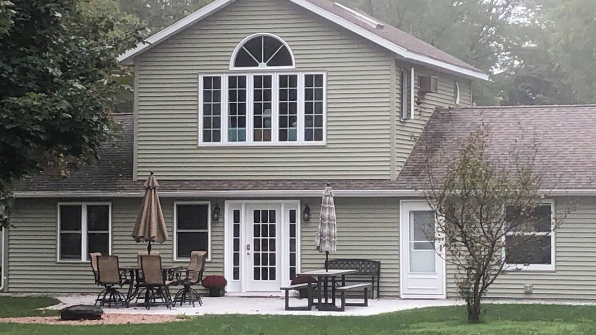 King House | Relax in Waupaca and the Chain O Lakes.