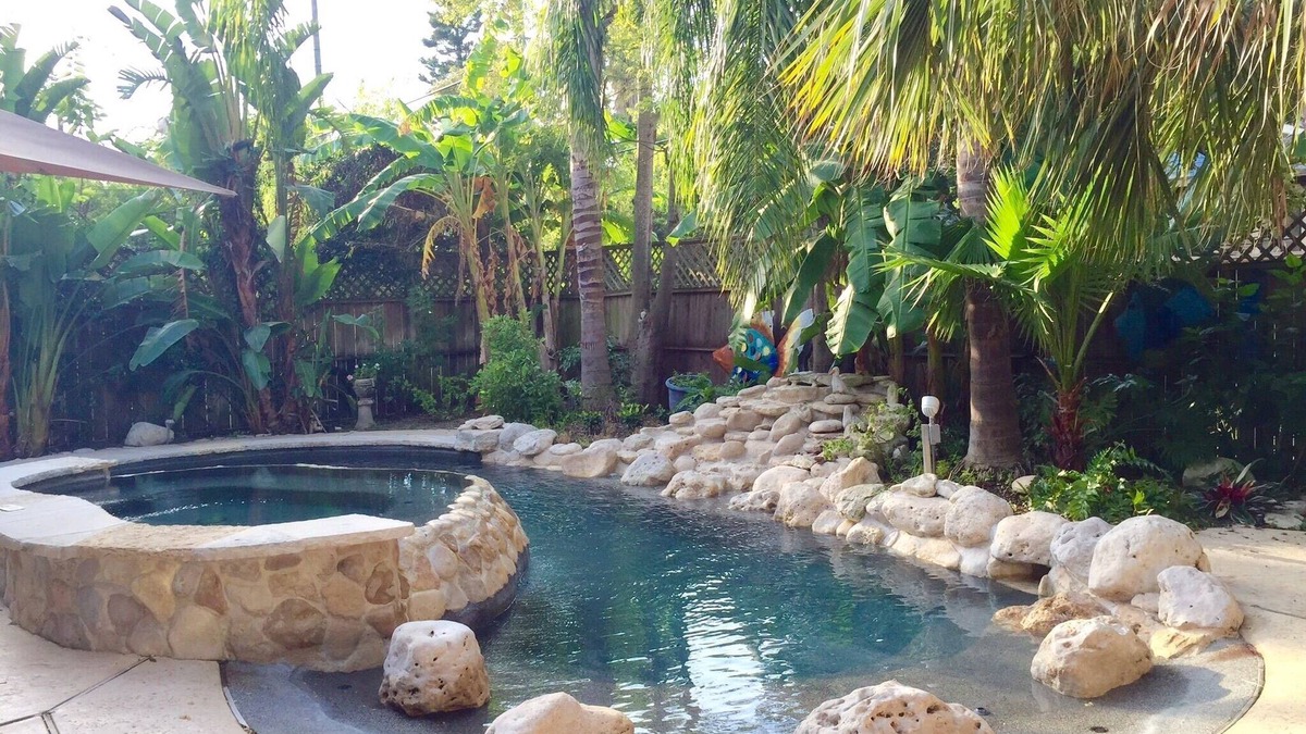 San Jacinto House | Relax In your Private Lagoon Pool, Galveston's Best Backyard!