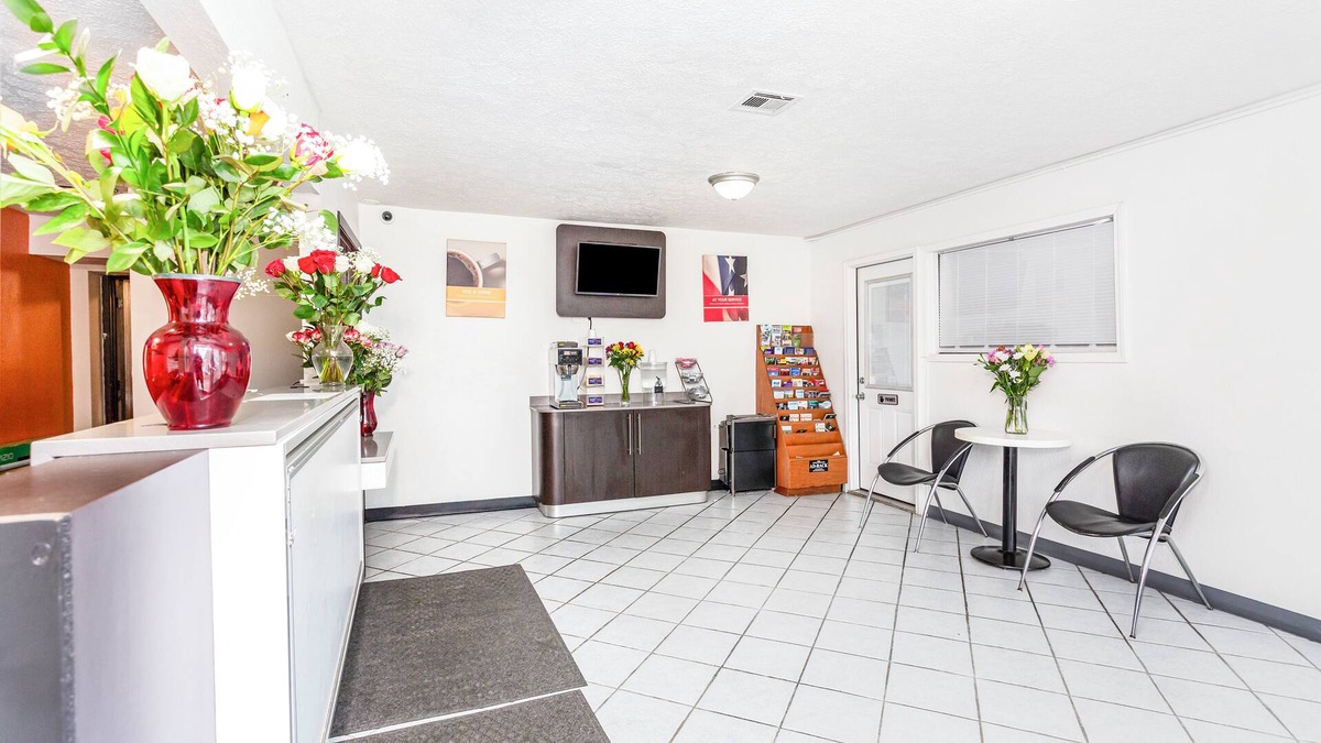 Summit Station Hotel | Relax Inn by OYO Columbus OH I 70