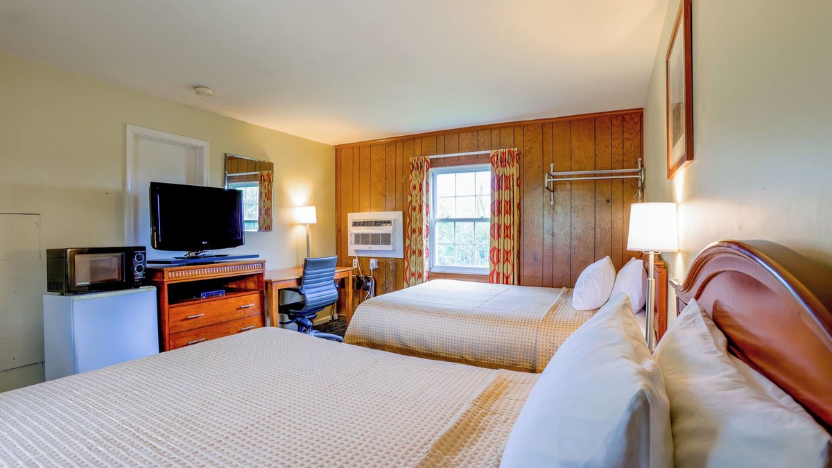 Natural Bridge Hotel | Relax Inn By OYO Natural Bridge I-81