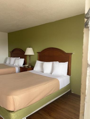 Mattoon Hotel | Relax Inn & Suites