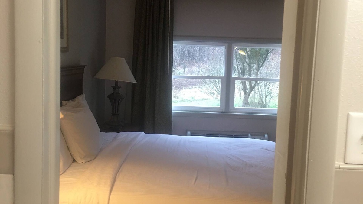 Lewisburg Hotel | Relax Inn