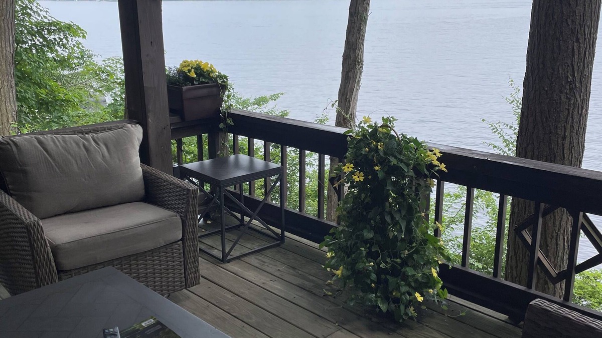 Eagle Bay Cabin | Relax Lake Front 2-night minimum. Dogs welcome.