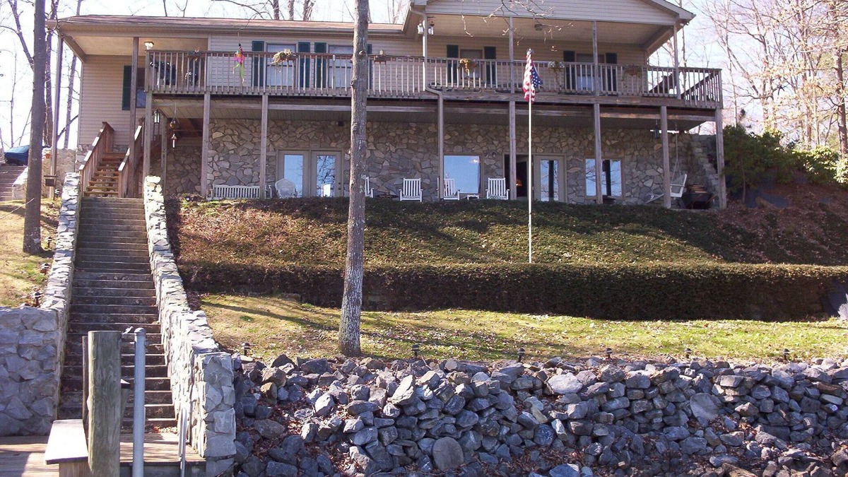 Westlake Corner House | Relax like never before!
