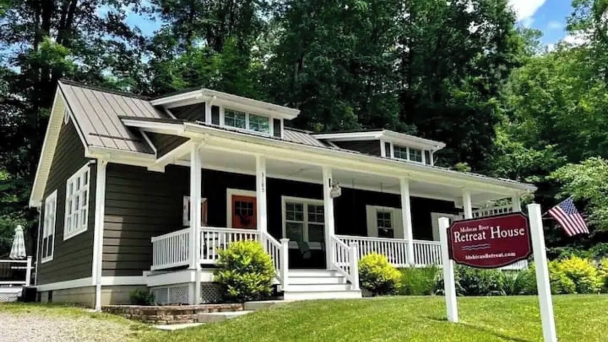 Loudonville House | Relax Mohican Riverside ~ stunning Views~ hot tub ~ wifi