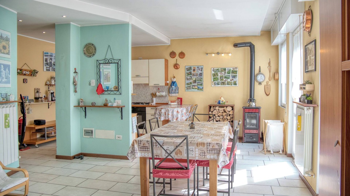 Primaluna Apartment | Relax nel borgo - Two Bedroom Apartment, Sleeps 4