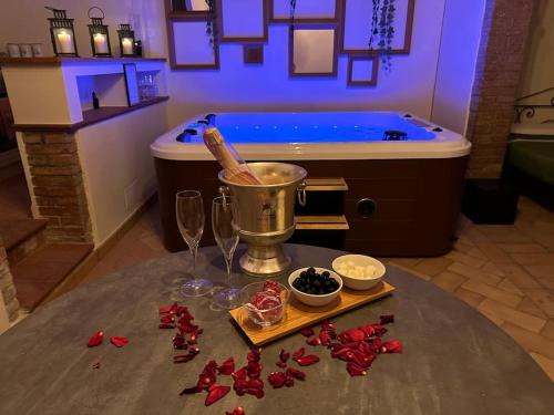 San Macario In Monte Apartment | Relax nella jacuzzi in Toscana