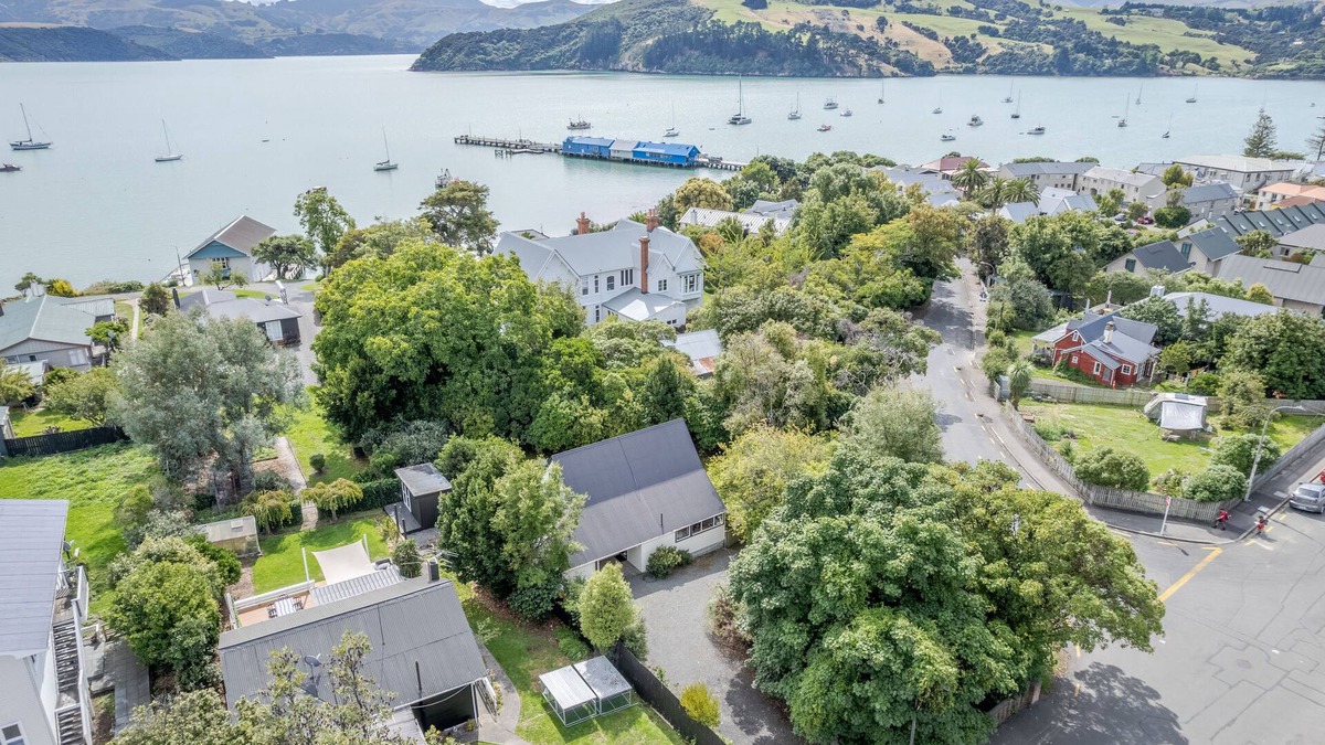 Akaroa House | Relax on Rue Jolie – Akaroa Holiday Home