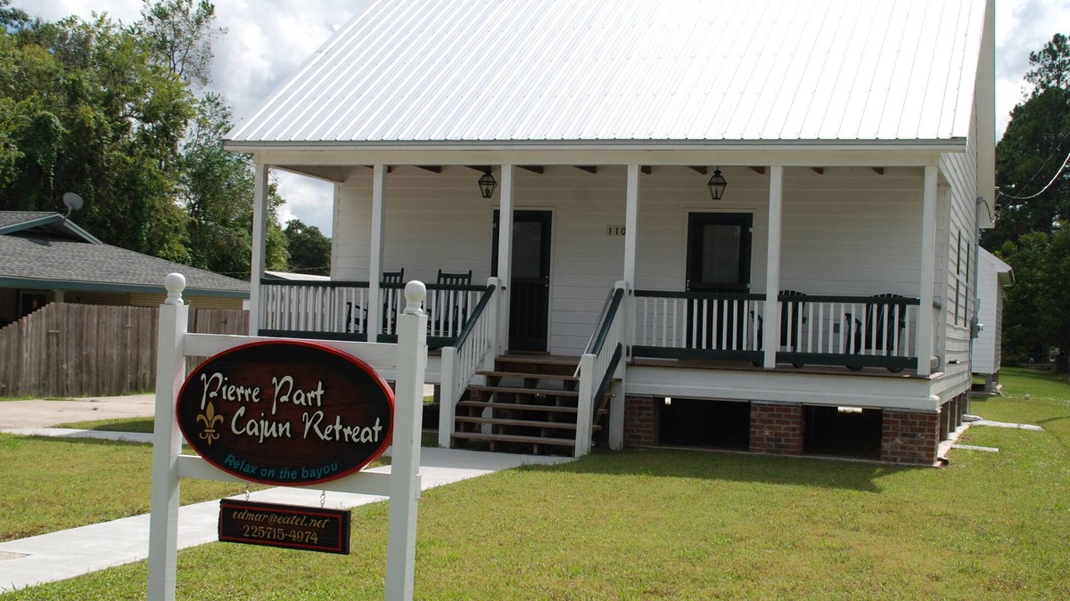 Pierre Part Cabin | Relax on the Bayou in our 'Big Cajun' Cabin