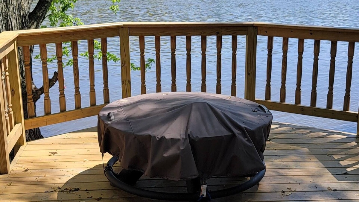 Lynn Center Cabin | Relax on the Rock River, book our cozy 1-bedroom cabin