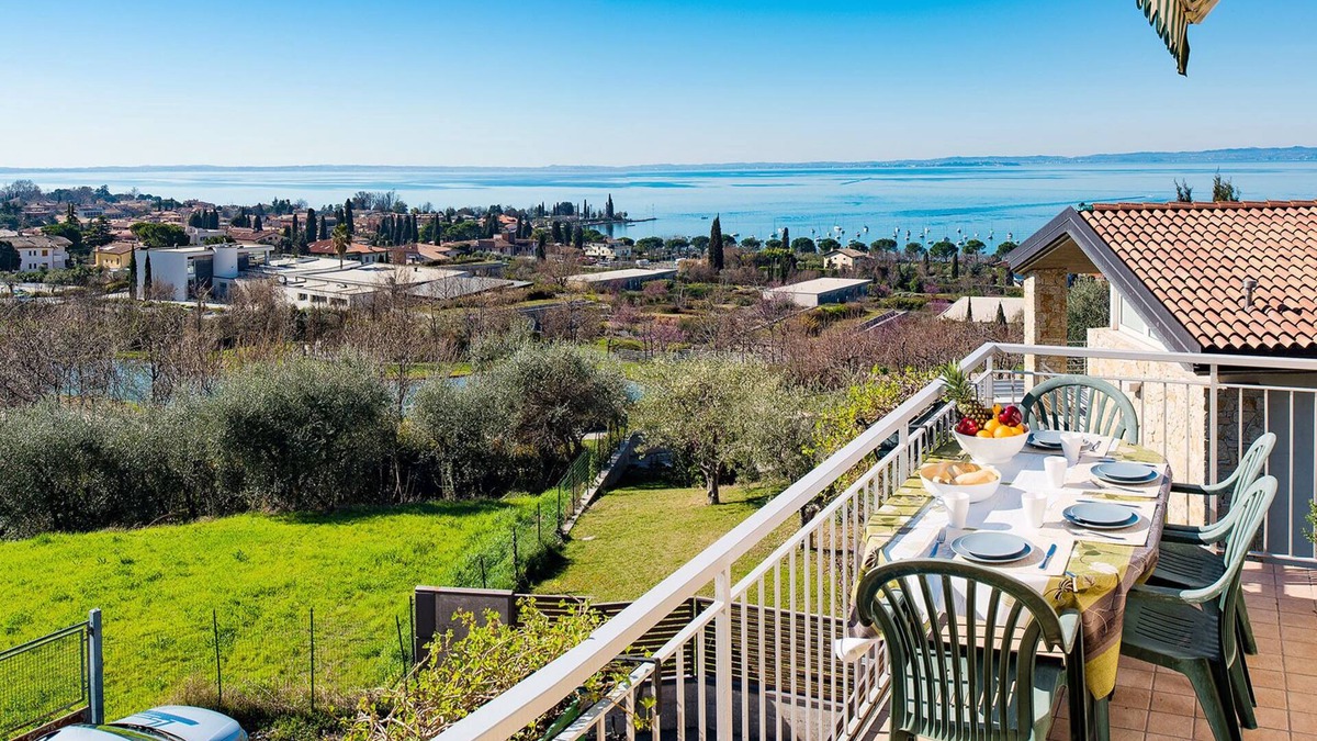Bardolino Apartment | Relax overlooking Lake Garda