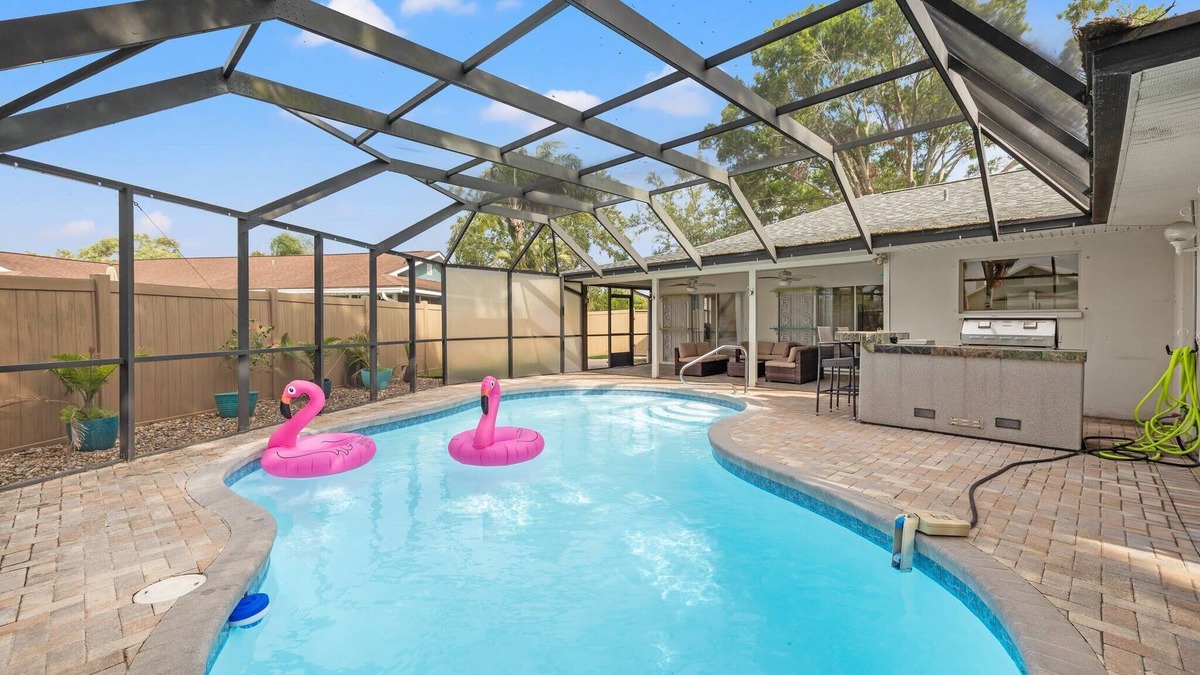 Largo House | Relax & Play Pool Pets OK Near IRB & St. Pete
