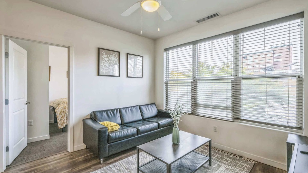 University District Apartment | Relax & Recharge Downtown | Walkscore 94