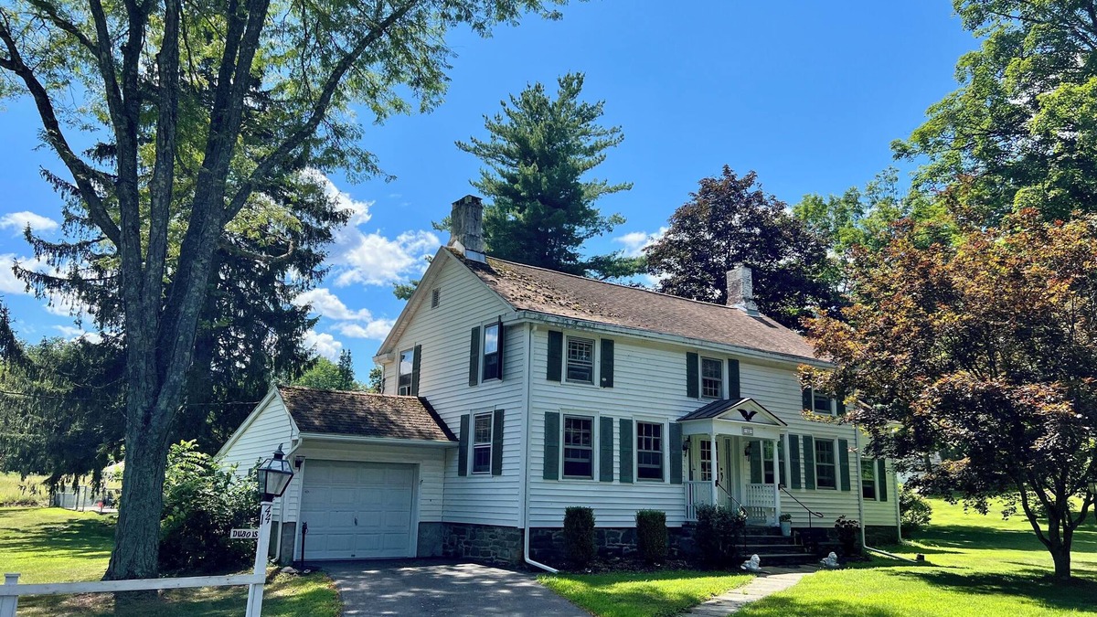New Paltz House | Relax & Reconnect. Historic Farmhouse with Pool Near Mohonk & New Paltz