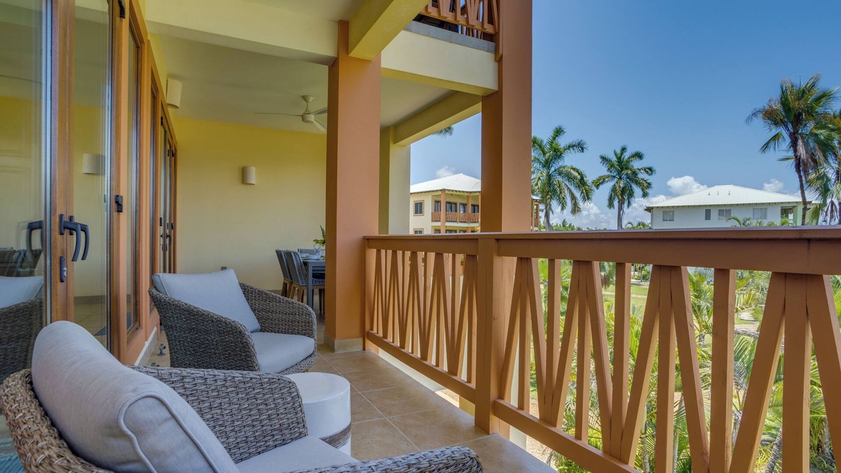 Cocoplum Condo | Relax & Recover at MarAzul Condo