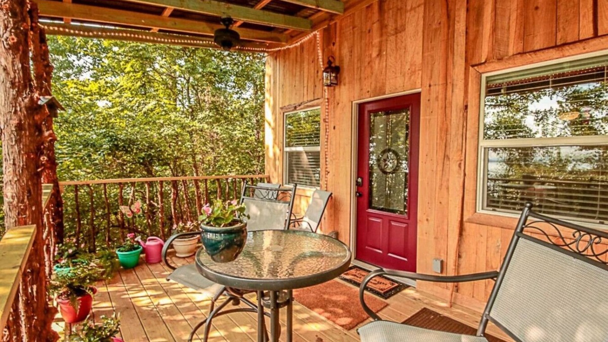 Flint Cabin | Relax & Rejuvenate at Romantic Enchanted Cottage