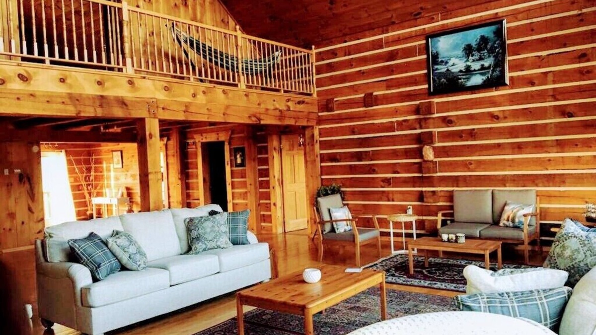 Front of Yonge Cottage | Relax, Rejuvenate & Refresh!