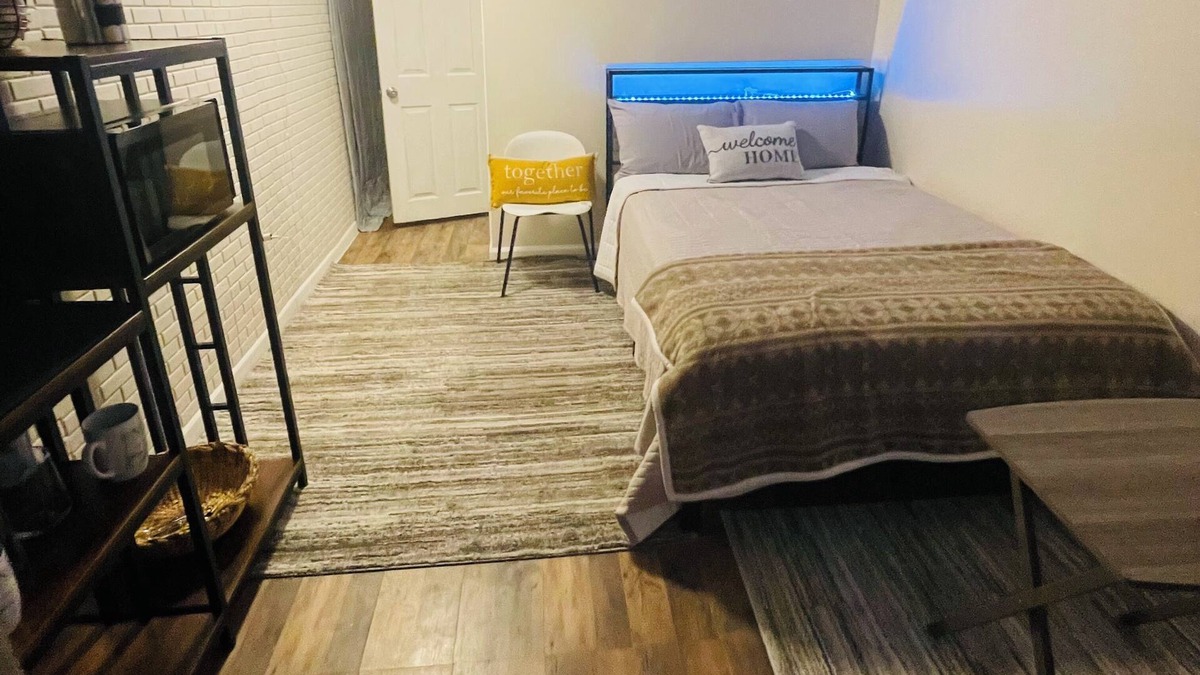 Northeast Philadelphia Apartment | Relax Spot - Private Entry 1bed 1bath Guest Suite w/Private Parking in NE Philly
