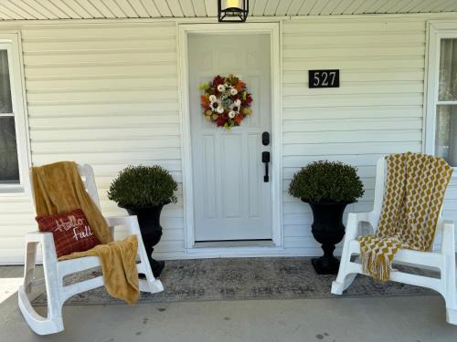 Stanton House | Relax & Unwind Cozy Farmhouse Near Natural Bridge State Park
