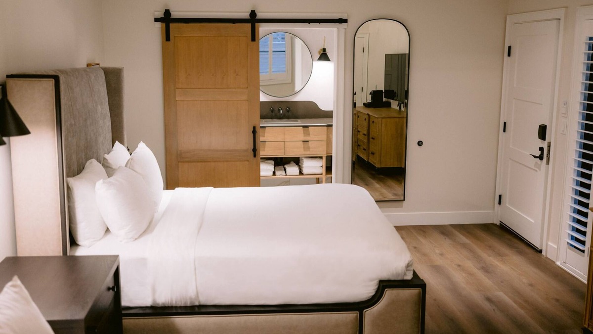 Midway Hotel | Relax & Unwind in Scenic Outdoor - 2 Modern Units w/Resort & Golf Access!