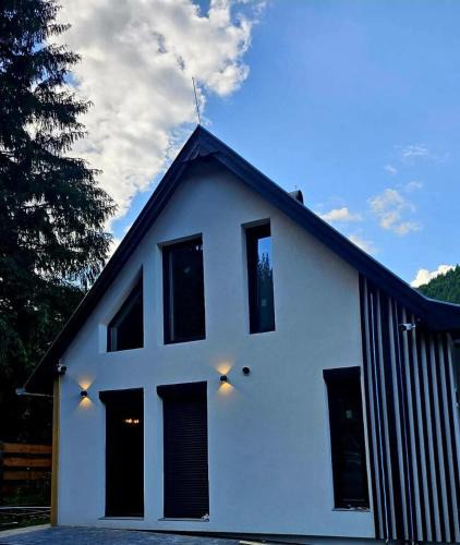 Varsag House | Relax Valley