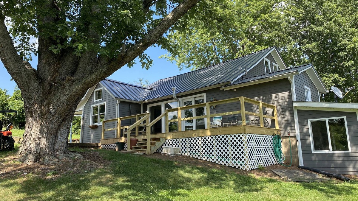 Wingett Run House | Relax with nature close to Historic Marietta and the Wayne National Forest.