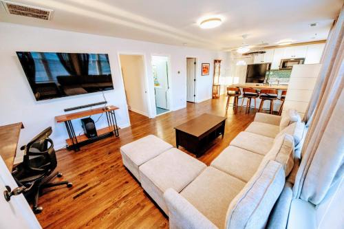 Arlington House | Relax with our 2BR Retreat! Minutes to DC and Pet is Ok! BBQ and Free Parking