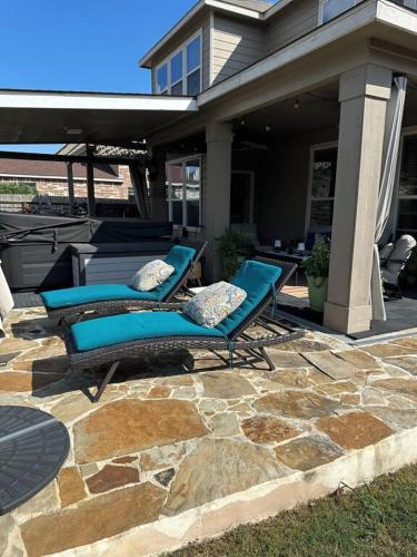 Boerne House | Relax with Spacious Modern Simplicity