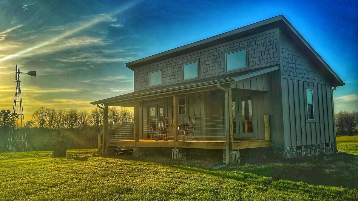 Pilot Mountain Cabin | Relaxation and a priceless view!