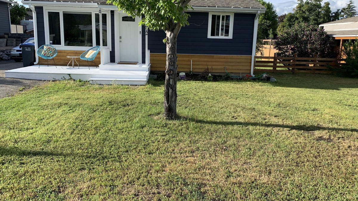 Okanagan-Similkameen House | Relaxation Awaits- Book Downtown Oasis Today!