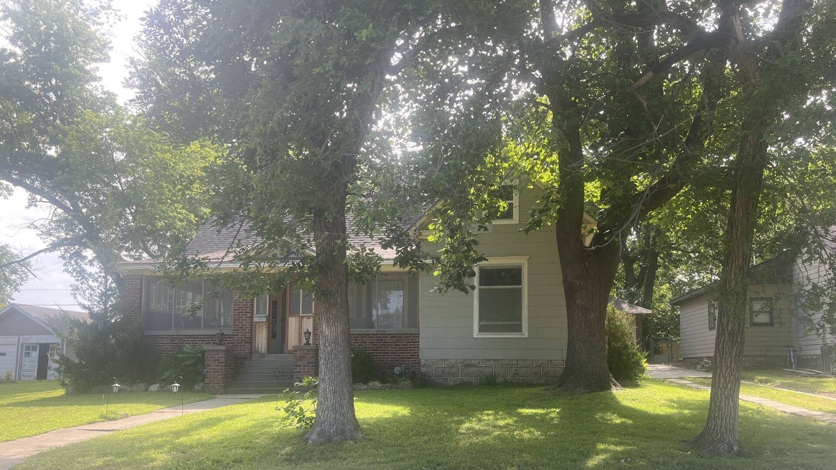 Chanute Bed & Breakfast | Relaxation Destination: A whole floor and game room to yourself