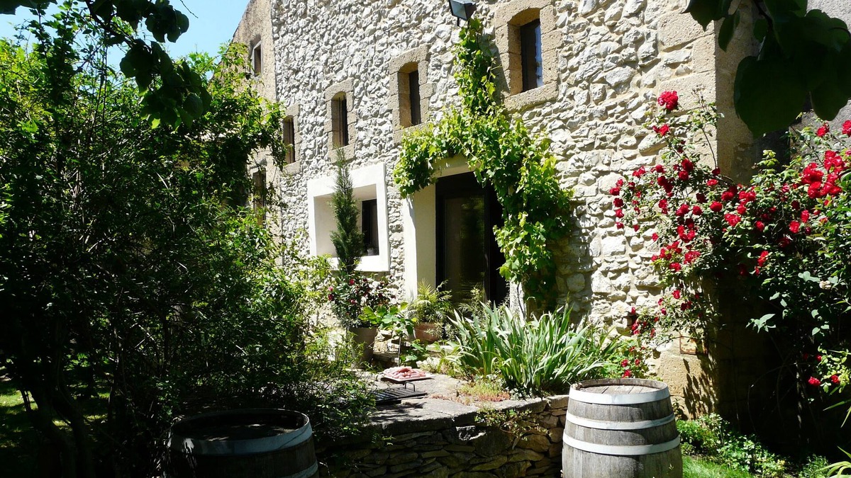 Saint-Bonnet-du-Gard Cottage | Relaxation & happiness meeting next to the Pont du Gard, up to 10 people