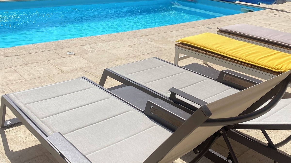 Carros Apartment | Relaxation in Villa with swimming pool, NICE 15 min away