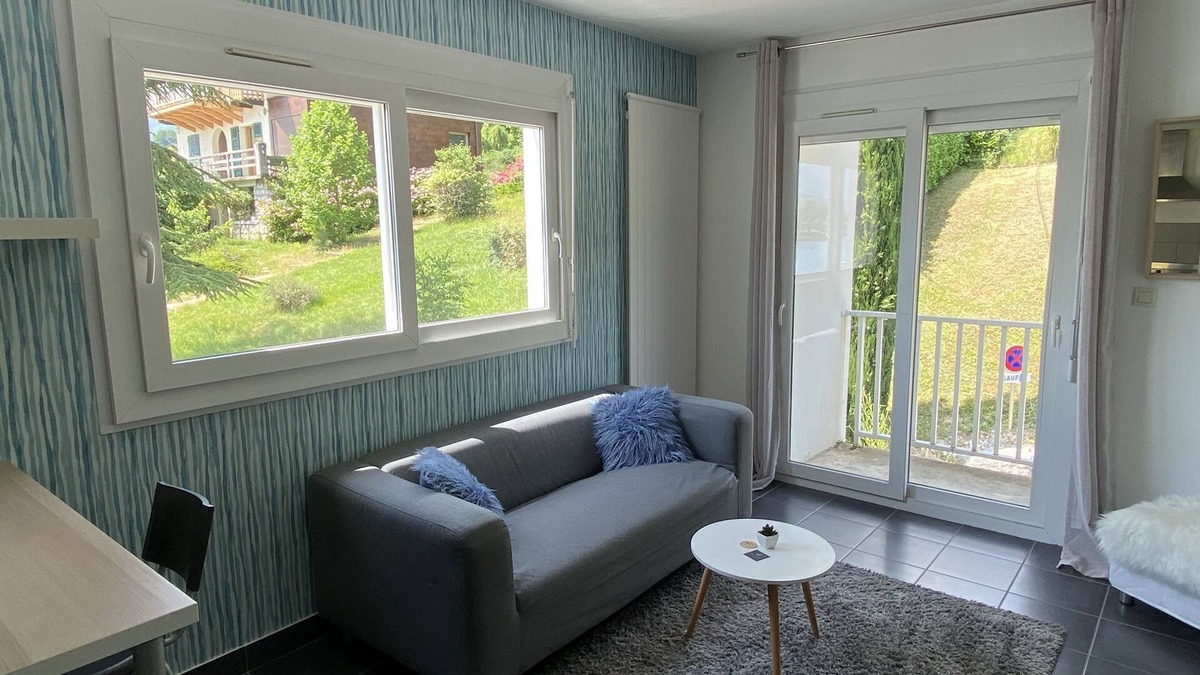 Le Bourget-du-Lac Apartment | RELAXATION ON THE PORT.