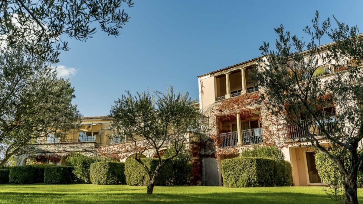 Pont Royal Apartment | Relaxation on the Pont-Royal golf course