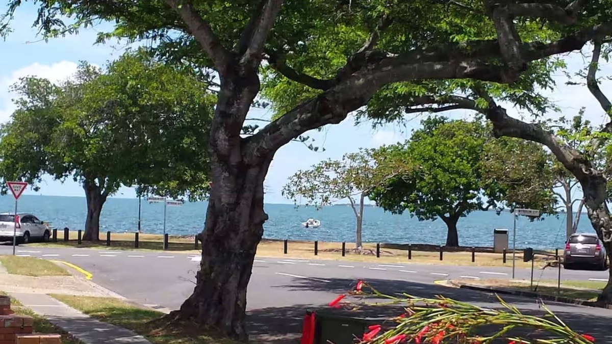 Wynnum Apartment | Relaxed Bayside Living Sleeps 4