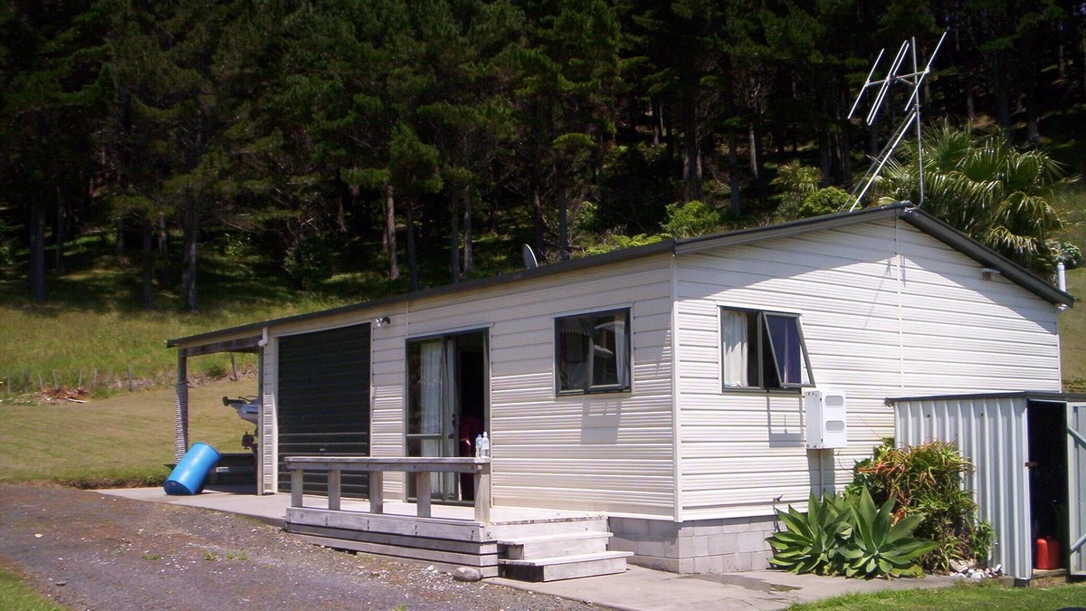 Opito Bay House | Relaxed Opito Kiwi Bach