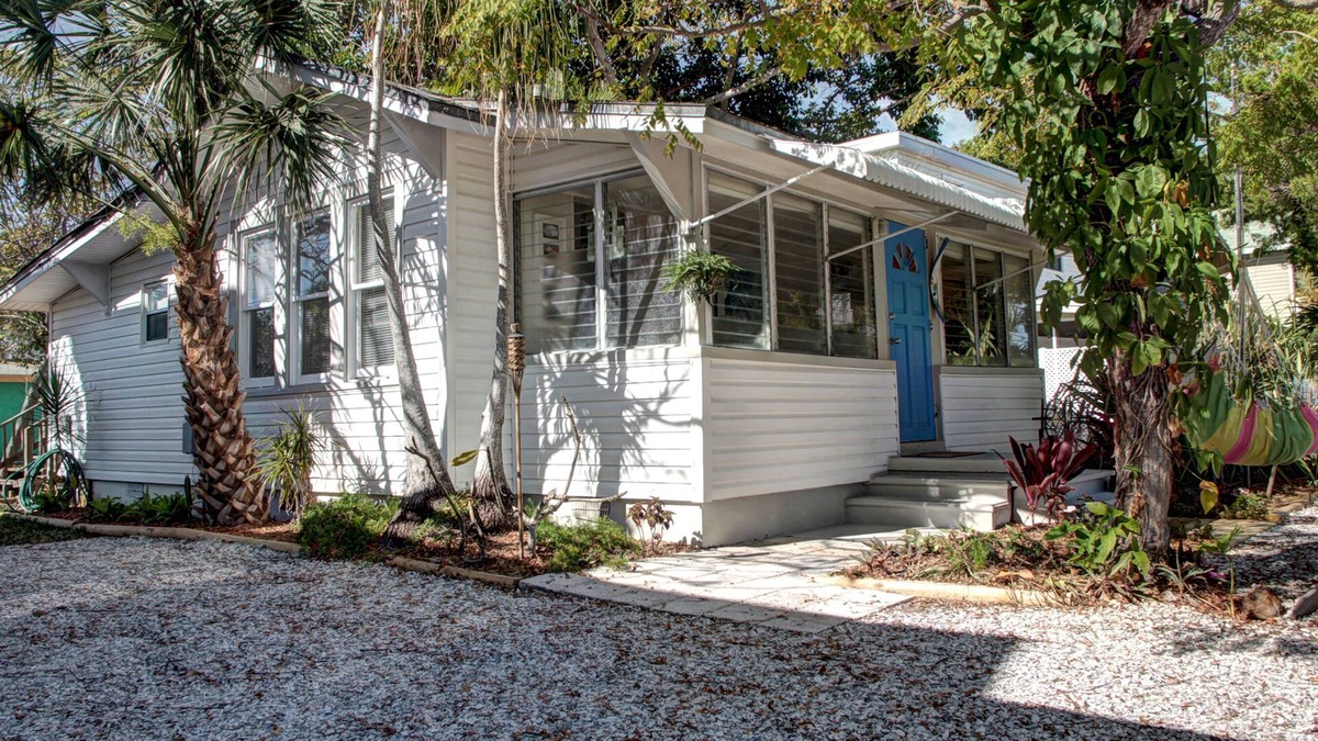Bradenton Beach Cottage | Relaxed Quiet Private Get Away