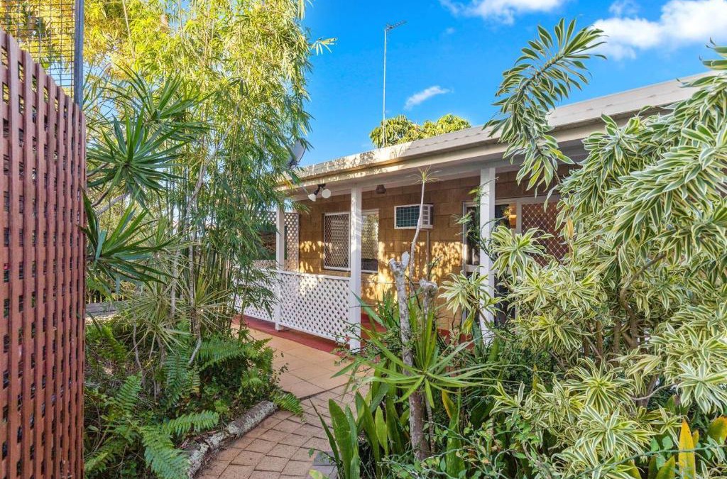 Urangan House | Relaxed Urangan Living at the Poolside Bungalow