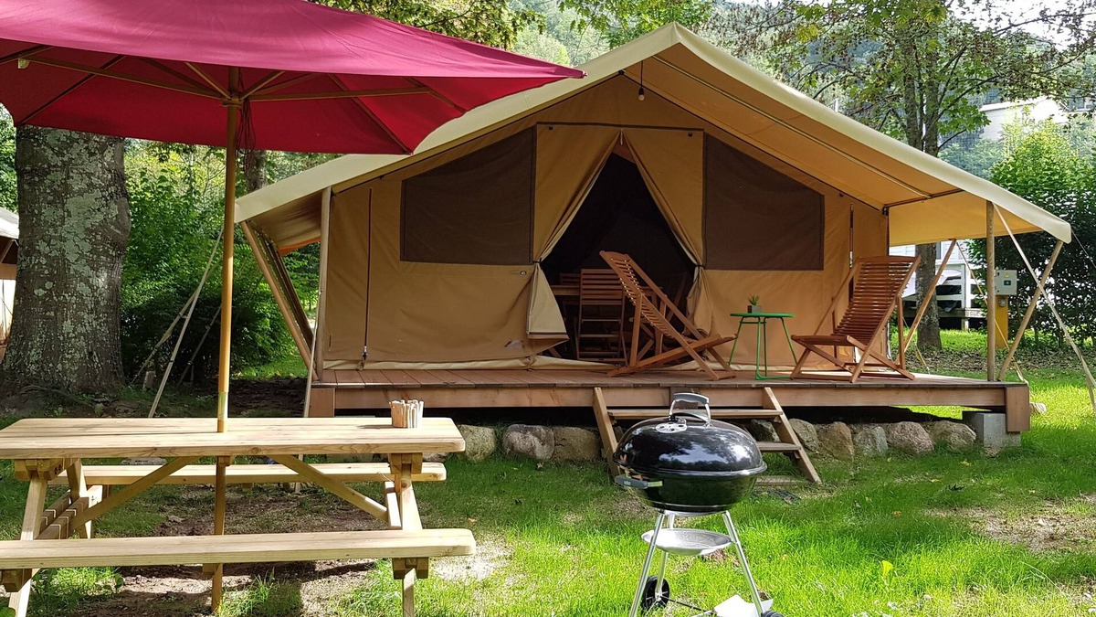 Saint-Laurent-de-Cerdans House | Relaxing chalet in a nature campsite