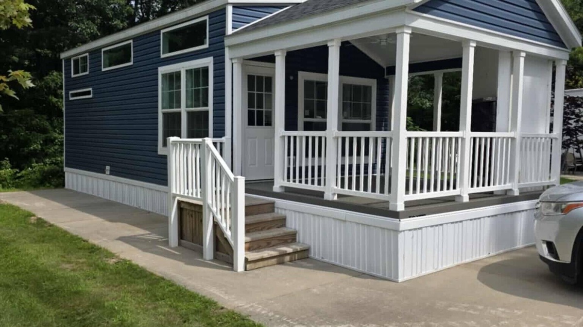 Silver Lake RV Rental | Relaxing 1Bed/1Bath + Loft For Extra Sleeping & Porch – Sun Retreats Campground