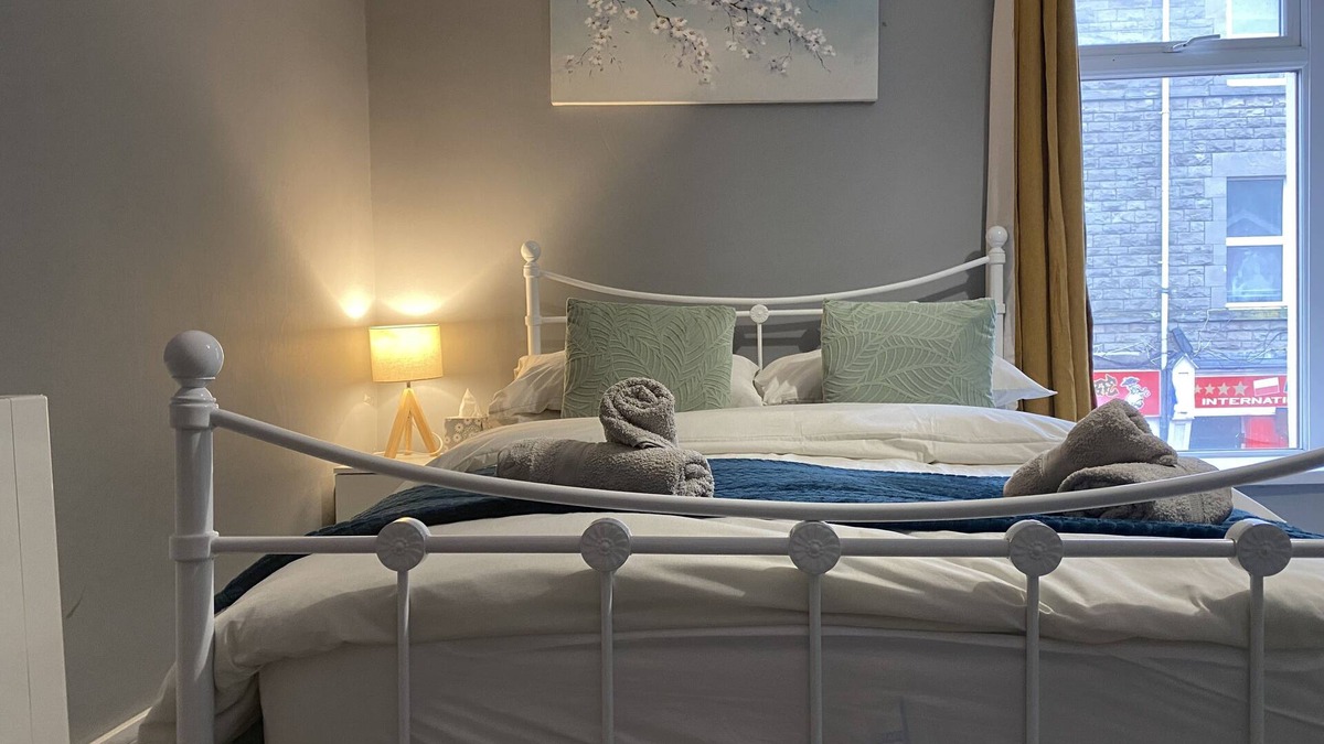 Bridgend Apartment | Relaxing 2-Bed Apartment in Bridgend