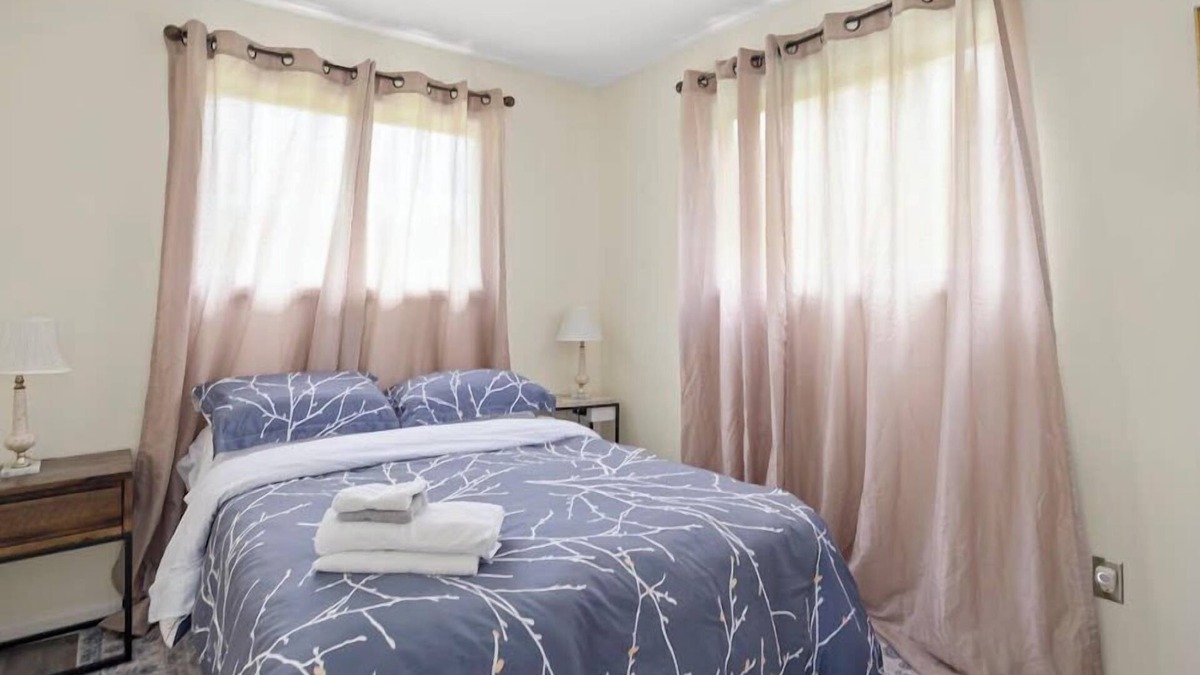 Copake House | Relaxing 2BR Lakehouse by CozySuites