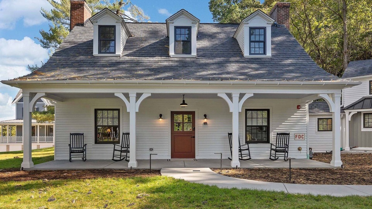 Saint Albans House | Relaxing 3 bedroom/2 Bath - Lake View - Great for Families/Golf/Corporate