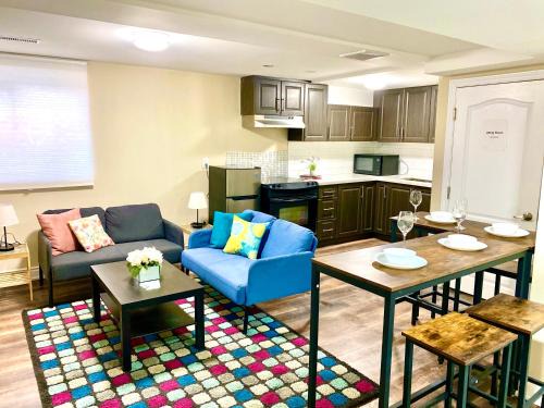 Erin Mills Apartment | Relaxing 3 Bedroom Basement Stay