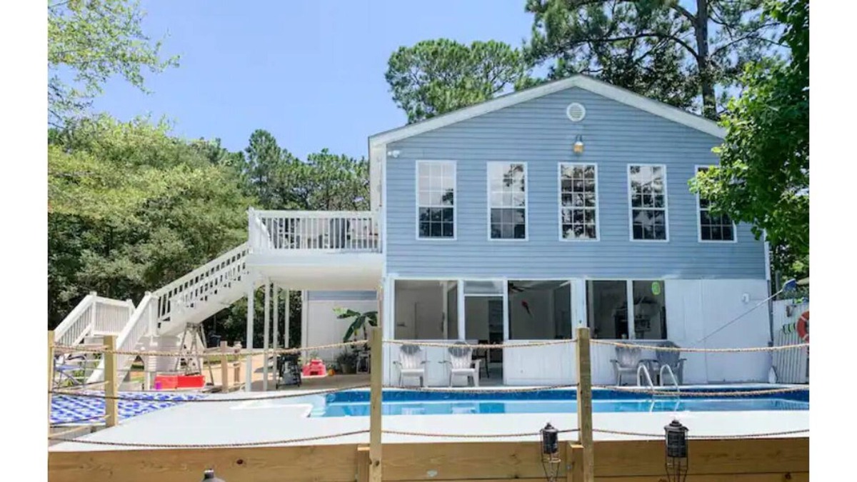 Gautier House | Relaxing 3BR 2BA Waterfront Getaway with Pool & Fishing Pier