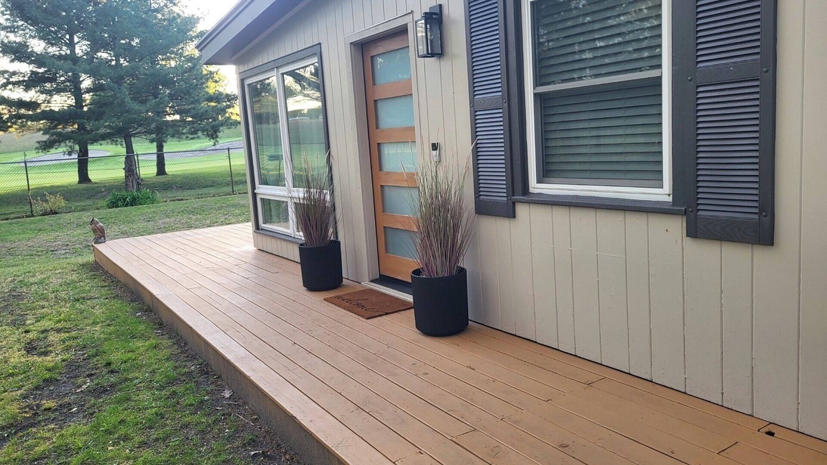 Lakeside House | Relaxing 3BR Home with Golf Course View – Minutes from the lake
