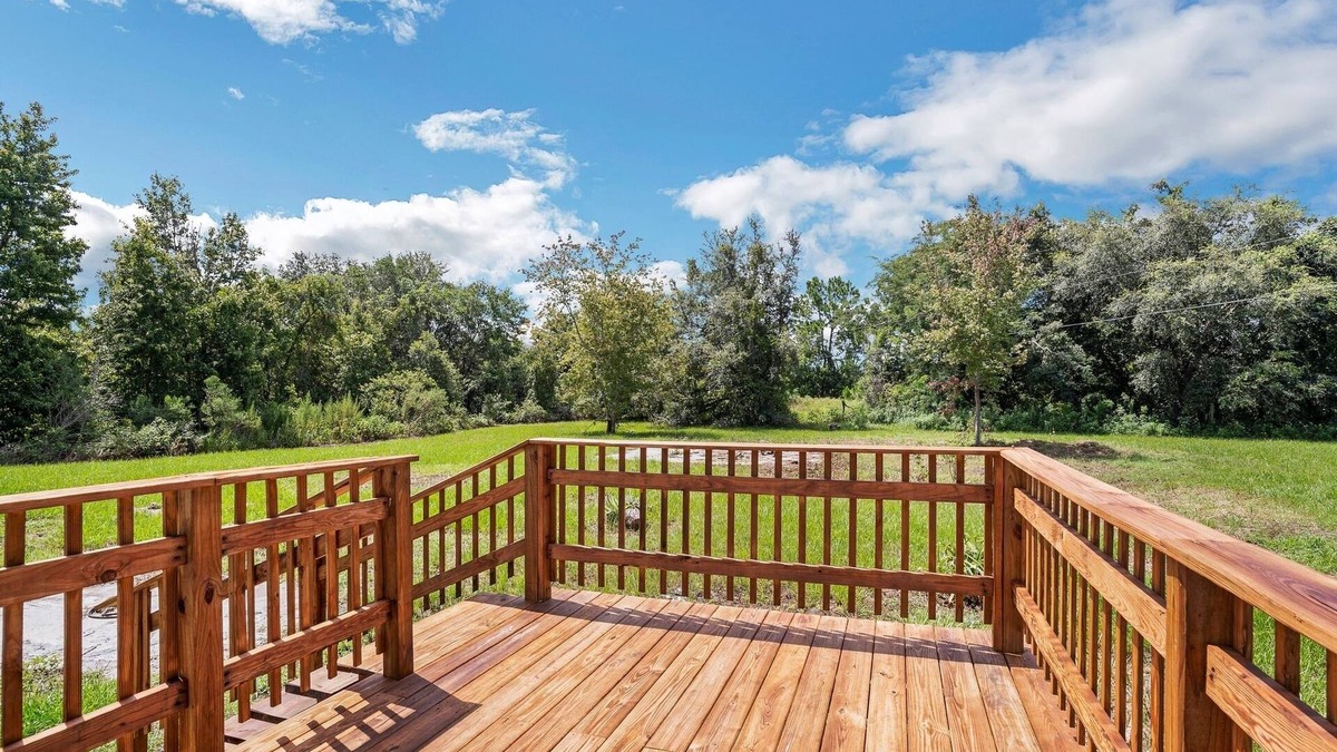 Groveland Cottage | Relaxing 4br Hideaway In Groveland 4 Bedroom Cottage by RedAwning
