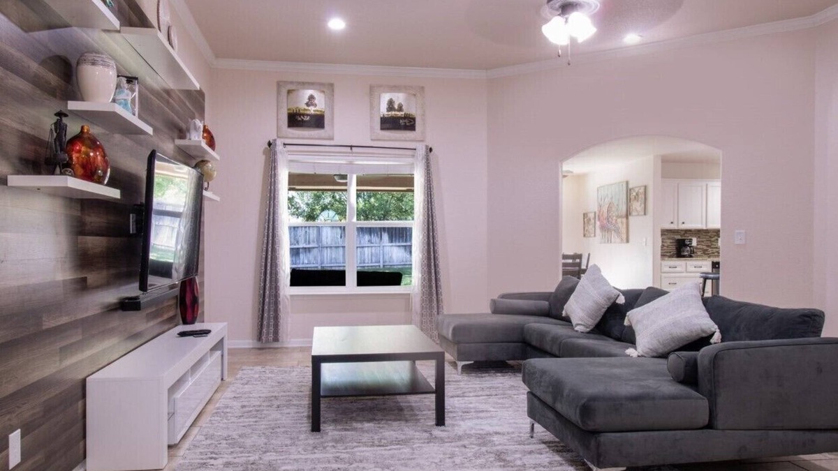 Nolanville House | Relaxing and spacious 4bd/2 Ba